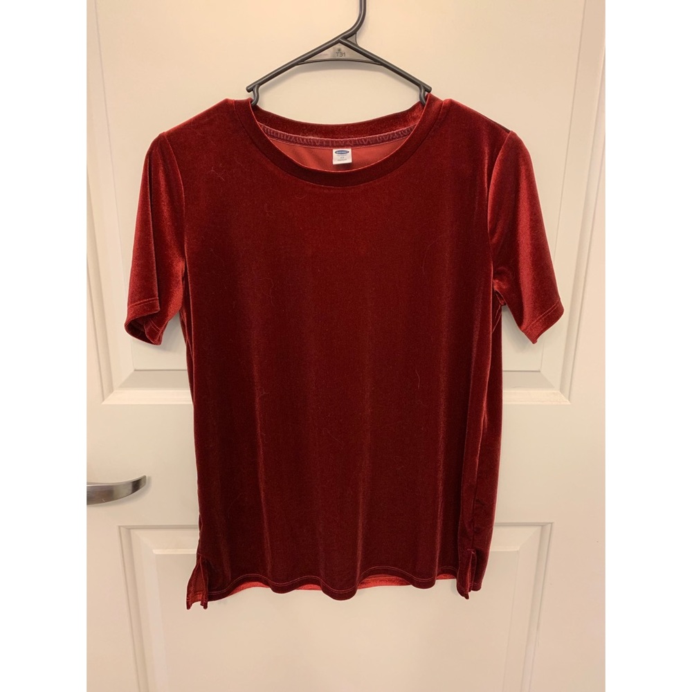 Old Navy tee!